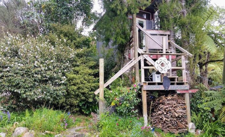 Hotel The Treehut At The Rabbithole, Upper Hutt Akatarawa Exteriér fotografie